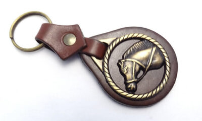 Llavero" Cuero con Medalla". LLA 08