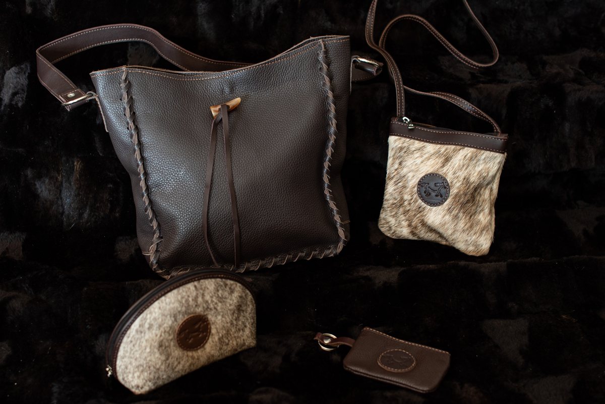 Cartera y accesorios de cuero