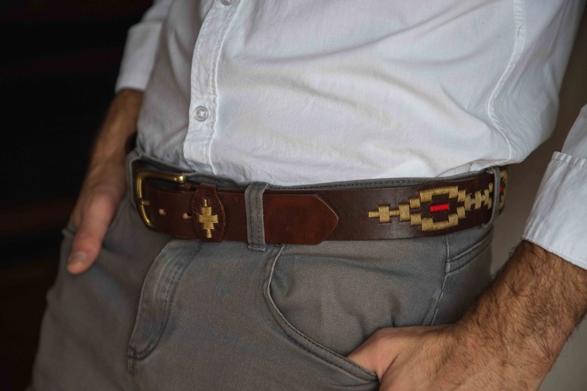 Cinturón bordado artesanal
