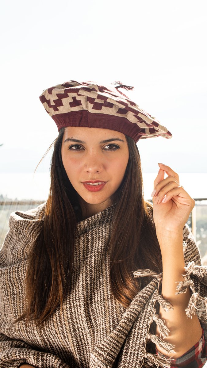 Boina estampada en uso